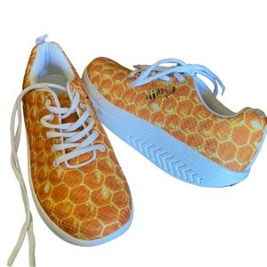 For U Designs walking shoes 38 / 8